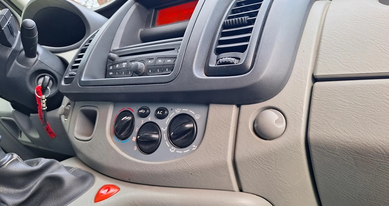 Renault Trafic cena 39900 przebieg: 156000, rok produkcji 2012 z Lębork małe 254